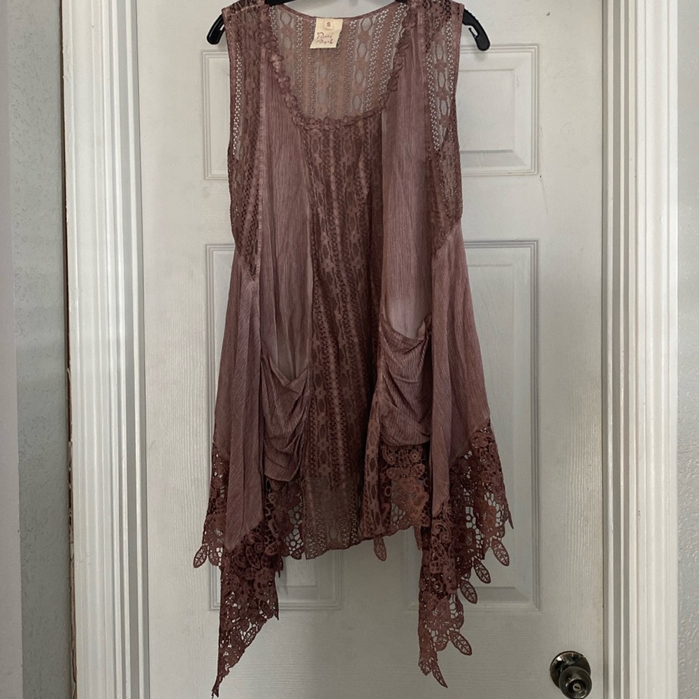Mauve Lace sleeveless top